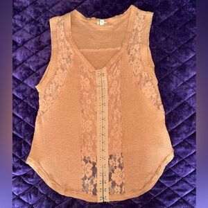 POL Lace Accent Tan Tank Top